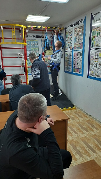 Центр Горно-Нефтяного Обучения  в учебном классе установлены модули полигона "АЛЬПИНИСТ"